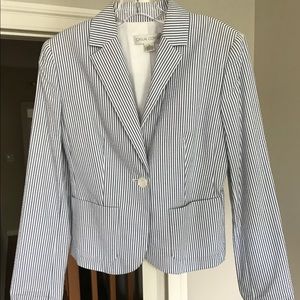 Seer-sucker ladies jacket.